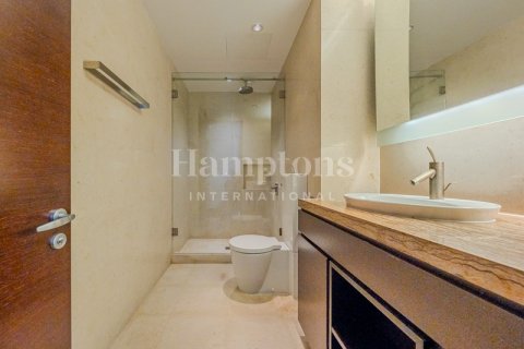 Apartament në Burj Khalifa, Dubai, Emiratet e Bashkuara Arabe 3 dhoma gjumi, 216.73526676 m2. № 651464 - Foto 21