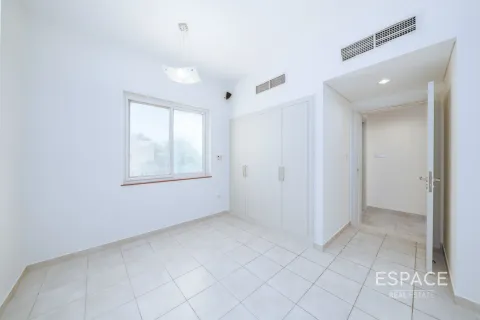 Villa te koop in Dubai Sports City, Dubai, VAE 4 slaapkamers, 350 vr.m., nr 649542 - foto 10