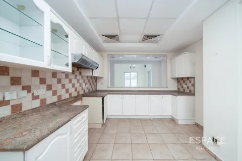 Villa te koop in Dubai Sports City, Dubai, VAE 4 slaapkamers, 350 vr.m., nr 649542 - foto 5