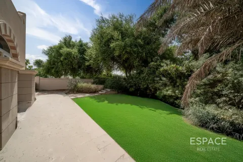 Villa te koop in Dubai Sports City, Dubai, VAE 4 slaapkamers, 350 vr.m., nr 649542 - foto 16