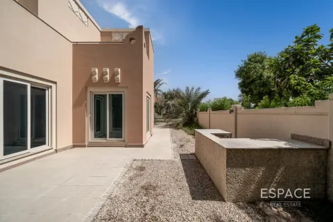 Villa te koop in Dubai Sports City, Dubai, VAE 4 slaapkamers, 350 vr.m., nr 649542 - foto 18