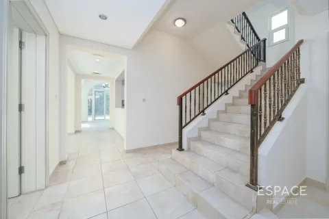 Villa te koop in Dubai Sports City, Dubai, VAE 4 slaapkamers, 350 vr.m., nr 649542 - foto 7