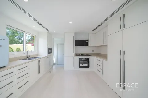 Villa til salg i Meadows, Dubai, UAE 4 soveværelser, 332 kvm № 649546 - foto 6
