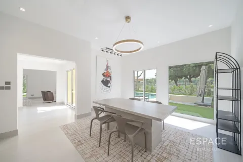 Villa til salg i Meadows, Dubai, UAE 4 soveværelser, 332 kvm № 649546 - foto 4