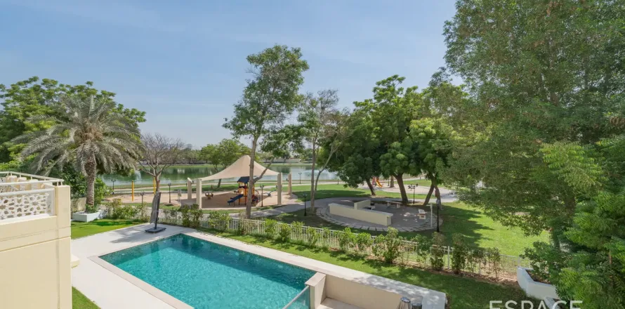 Villa i Meadows, Dubai, UAE 4 soveværelser, 332 kvm № 649546