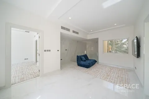 Villa til salg i Meadows, Dubai, UAE 4 soveværelser, 332 kvm № 649546 - foto 14