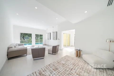 Villa til salg i Meadows, Dubai, UAE 4 soveværelser, 332 kvm № 649546 - foto 7