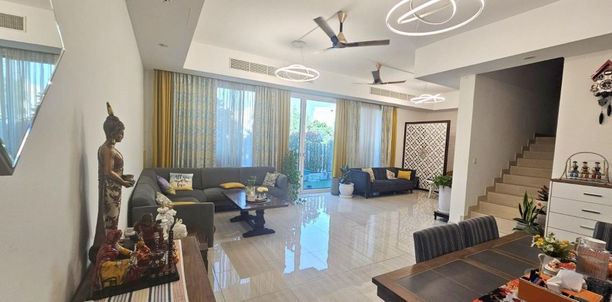 Shtëpi në qytet në Dubai Sports City, Dubai, Emiratet e Bashkuara Arabe 4 dhoma gjumi, 275.3 m2. № 574784