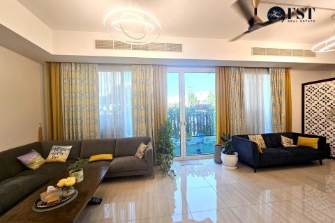 Shtëpi në qytet në Dubai Sports City, Dubai, Emiratet e Bashkuara Arabe 4 dhoma gjumi, 275.3 m2. № 574784 - Foto 3