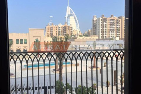 Wohnung in Umm Suqeim, Dubai, VAE: 2 Schlafzimmer, 119.01 m2 Nr. 737035