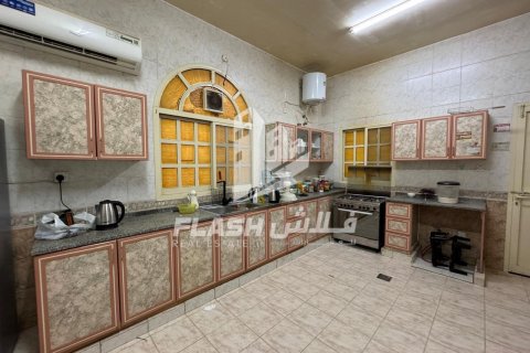 Vilë në Al Dhait, Ras Al Khaimah, Emiratet e Bashkuara Arabe 10 dhoma gjumi, 1466.5 m2. № 611632 - Foto 6