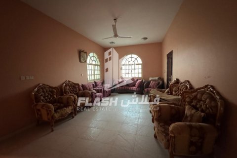 Vilë në Al Dhait, Ras Al Khaimah, Emiratet e Bashkuara Arabe 10 dhoma gjumi, 1466.5 m2. № 611632 - Foto 12