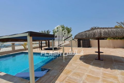Villa zum Verkauf in Al Hamra Village, Ras Al Khaimah, VAE 5 Schlafzimmer, 1416.2 m2 Nr. 611648 - Foto 3