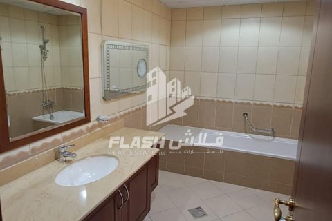 Villa zum Verkauf in Al Hamra Village, Ras Al Khaimah, VAE 5 Schlafzimmer, 1416.2 m2 Nr. 611648 - Foto 32