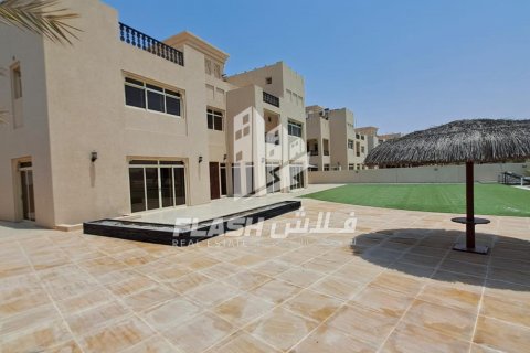 Villa zum Verkauf in Al Hamra Village, Ras Al Khaimah, VAE 5 Schlafzimmer, 1416.2 m2 Nr. 611648 - Foto 8