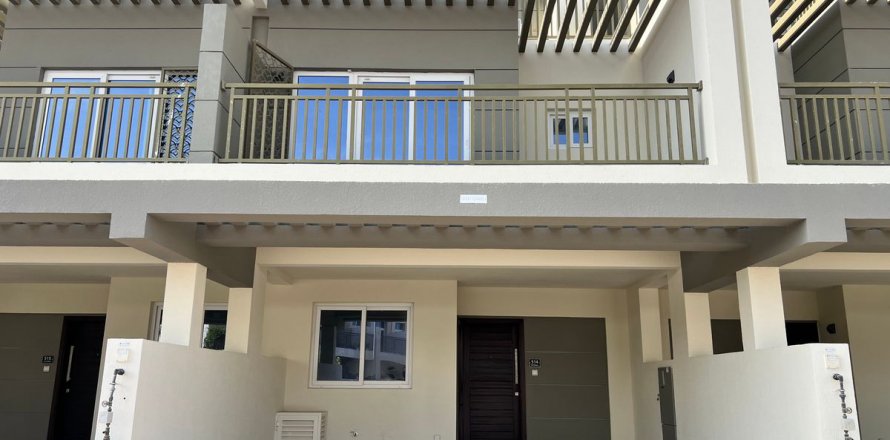 Shtëpi në qytet në Dubai, Emiratet e Bashkuara Arabe 3 dhoma gjumi, 114.7 m2. № 614193