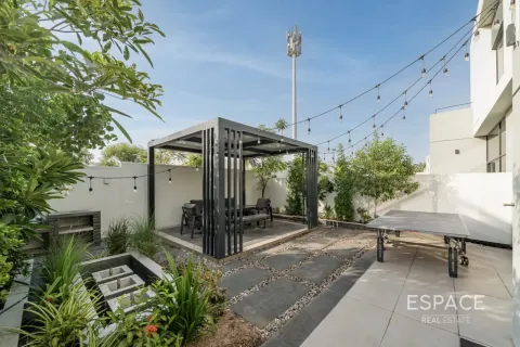 Kuća u nizu u Al Furjan, Dubai, UAE 3 spavaćih soba, 244 m2 Br. 737850 - fotografija 1