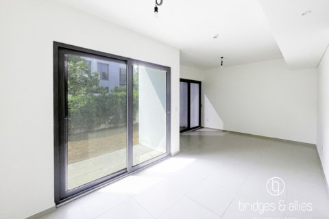 Vila v Tilal Al Ghaf, Dubai, SAE 3 spálne, 142 m2 č. 678776 - Fotografia 2