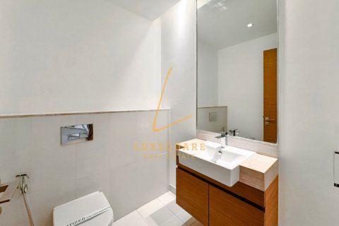 Apartmen di Al Wasl, Dubai, UAE 1 bilik tidur, 96 meter persegi № 721772 - foto 13