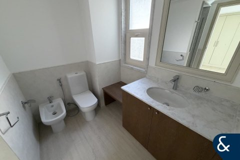 Villa itt: Dubai Sports City, Dubai, EAE, 4 hálószoba, 297 m², azonosító: 671455 - fénykép 15