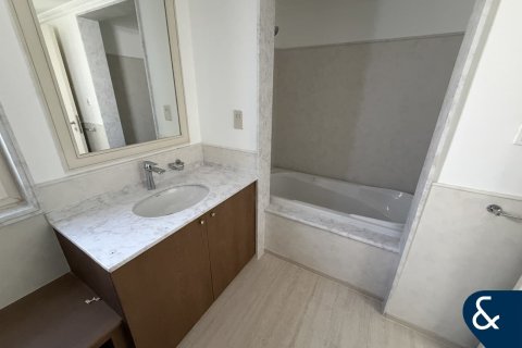 Villa itt: Dubai Sports City, Dubai, EAE, 4 hálószoba, 297 m², azonosító: 671455 - fénykép 16