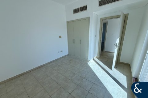 Villa itt: Dubai Sports City, Dubai, EAE, 4 hálószoba, 297 m², azonosító: 671455 - fénykép 8