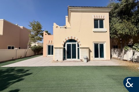 Villa itt: Dubai Sports City, Dubai, EAE, 4 hálószoba, 297 m², azonosító: 671455 - fénykép 1