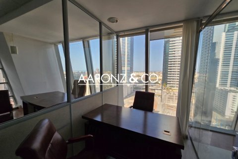 Üürile anda kontor asukohaga Business Bay, Dubai, AÜE: 113 m² Nr 693681 - pilt 14