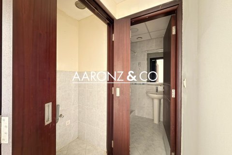 Jumeirah Lake Towers, Dubai, UAE의 임대용 아파트 침실 2개, 110제곱미터 번호 693685 - 사진 13