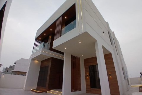 Komerční nemovitost v Al Shamkha, Abu Dhabi, SAE 5 ložnice, 501 m² Č.: 594117 - fotografie 2
