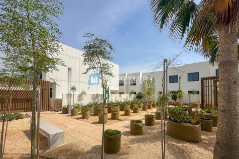 Řadový dům na Yas Island, Abu Dhabi, SAE 3 ložnice, 166 m² Č.: 594120 - fotografie 3