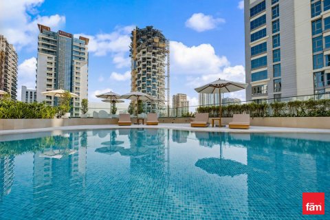 Пәтер Дубай, БАӘ-да 1 жатын бөлме, 73.9 м² № 661866 - фото 1