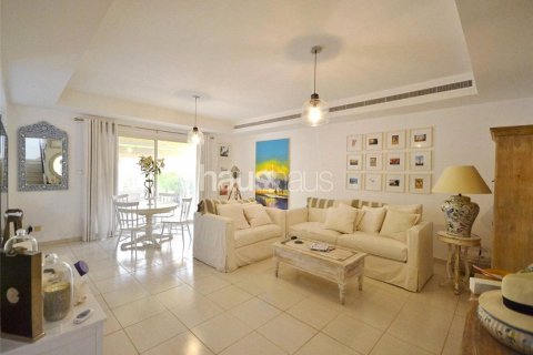 Müüa villa asukohaga The Springs, Dubai, AÜE: 3 magamistoaga, 228 m² Nr 625253 - pilt 1