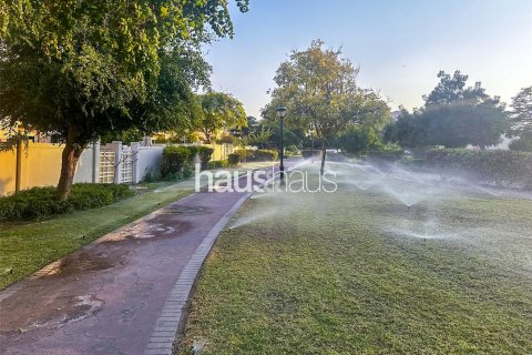 Řadový dům v Dubai Sports City, SAE 4 ložnice, 297 m² Č.: 625301 - fotografie 11