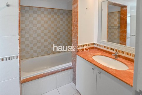 Řadový dům v Dubai Sports City, SAE 4 ložnice, 297 m² Č.: 625301 - fotografie 6