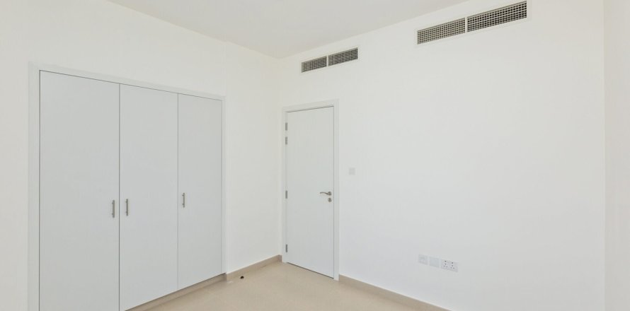 Řadový dům v Town Square, Dubai, SAE 4 ložnice, 270 m² Č.: 723298