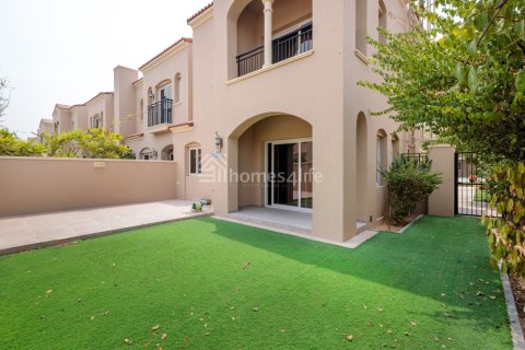 Huvila Serena, Dubai, Arabiemiraatit 3 makuuhuonetta, 253 m2 № 723295