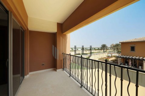 Üürile anda villa on the Saadiyat Island, Abu Dhabi, AÜE: 4 magamistoaga, 482.3 m² Nr 571721 - pilt 7
