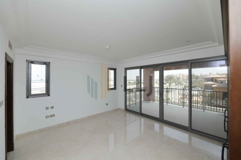 Üürile anda villa on the Saadiyat Island, Abu Dhabi, AÜE: 4 magamistoaga, 482.3 m² Nr 571721 - pilt 9