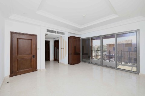 Üürile anda villa on the Saadiyat Island, Abu Dhabi, AÜE: 4 magamistoaga, 482.3 m² Nr 571721 - pilt 12