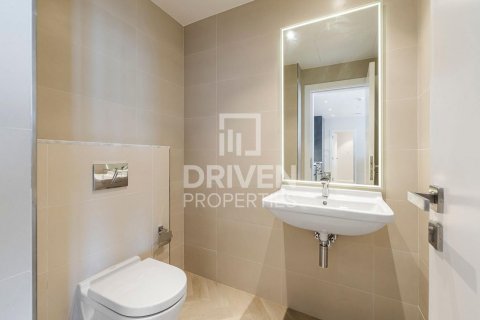 Apartment in Jumeirah, Dubai, UAE 3 bedrooms, 192 sq.m. № 602895 - photo 14