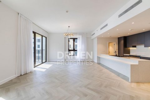 Apartment in Jumeirah, Dubai, UAE 3 bedrooms, 192 sq.m. № 602895 - photo 1