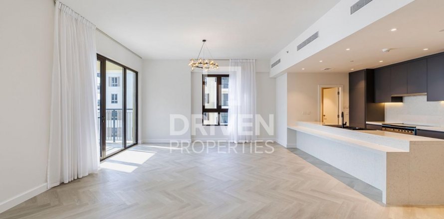 Apartment in Jumeirah, Dubai, UAE 3 bedrooms, 192 sq.m. № 602895