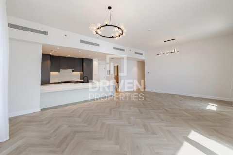 Apartment in Jumeirah, Dubai, UAE 3 bedrooms, 192 sq.m. № 602895 - photo 2