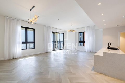 Apartment in Jumeirah, Dubai, UAE 3 bedrooms, 192 sq.m. № 602895 - photo 4