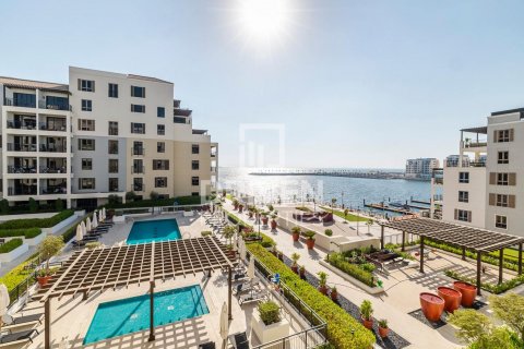 Apartment in Jumeirah, Dubai, UAE 3 bedrooms, 192 sq.m. № 602895 - photo 16