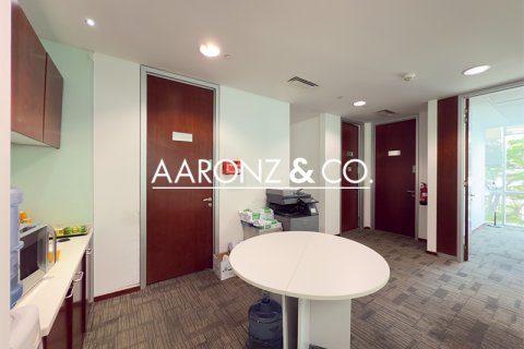 Kancelária v Sheikh Zayed Road, Dubai, SAE 534.4 m2 č. 670699 - Fotografia 13