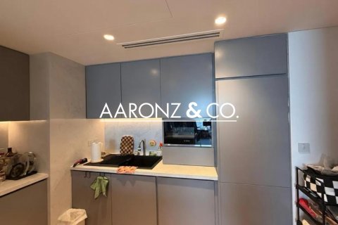 Jumeirah Lake Towers, Dubai, संयुक्त अरब अमीरात में अपार्टमेंट, 1 बेडरूम, 73.8 वर्ग मीटर, संख्या 670712 - फ़ोटो 8