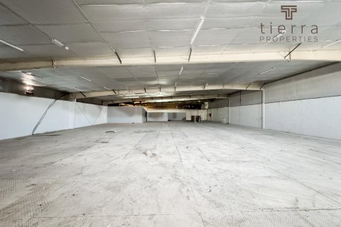 Warehouse in Al Qusais, Dubai, UAE 1672.2 sq.m. № 571568 - photo 4