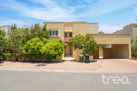 Villa till försäljning i Meadows, Dubai, UAE 5 sovrum, 353.5 kvm Nr. 733915 - fotografi 19